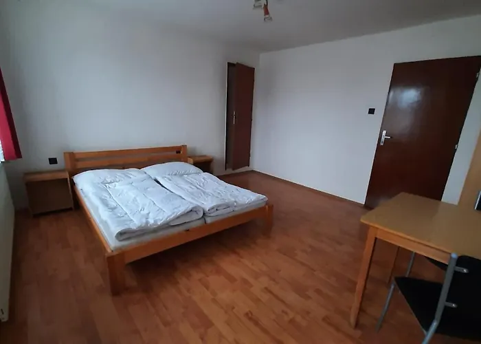 Ubytovanie Zarnovica アパート Žarnovica