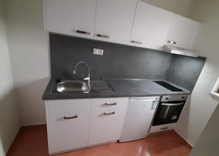 Ubytovanie Zarnovica アパート *